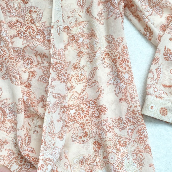 Chico's Flounce-Front Paisley Print Top/Blouse SZ 3 - Picture 7 of 14